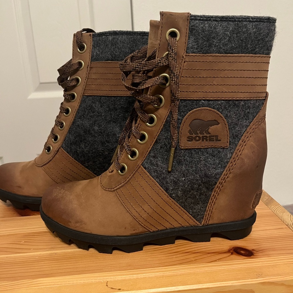 Sorel Women's Lexi wedge boot